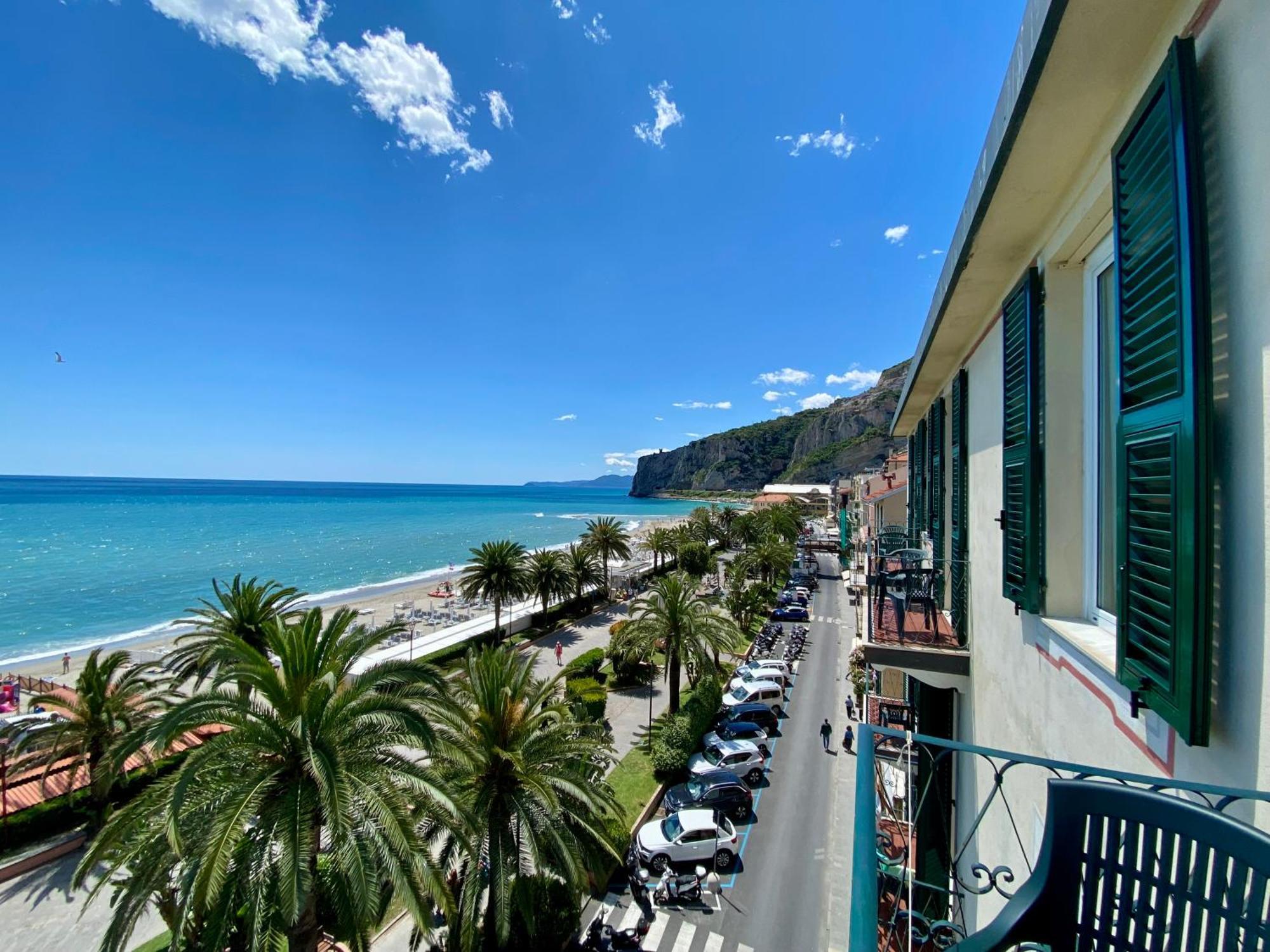 Hotel Gambone Finale Ligure Exterior foto