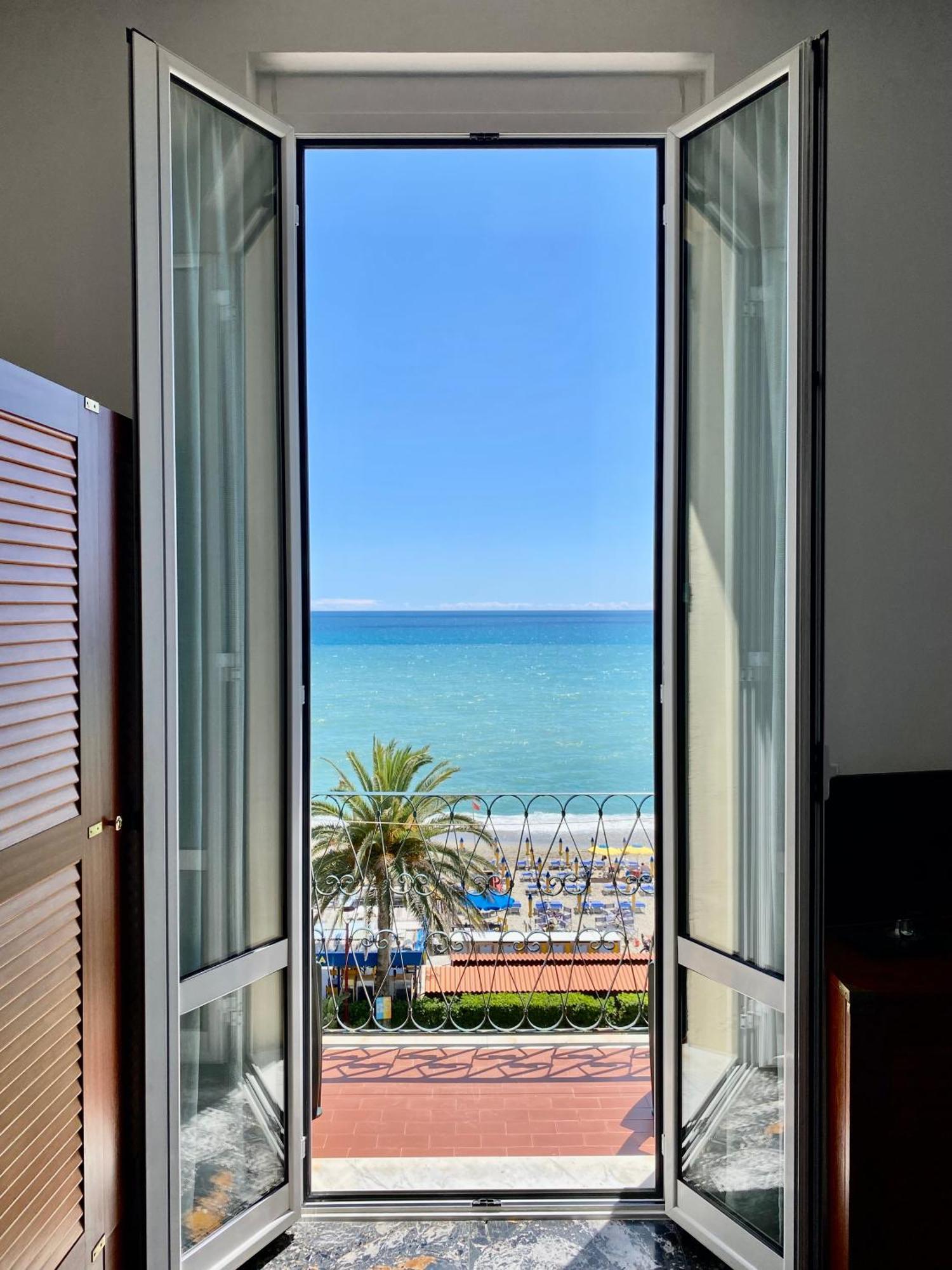 Hotel Gambone Finale Ligure Exterior foto
