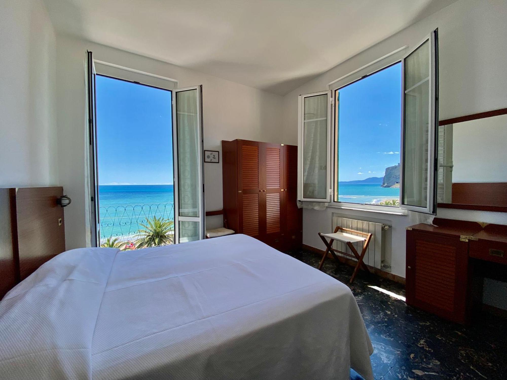 Hotel Gambone Finale Ligure Exterior foto
