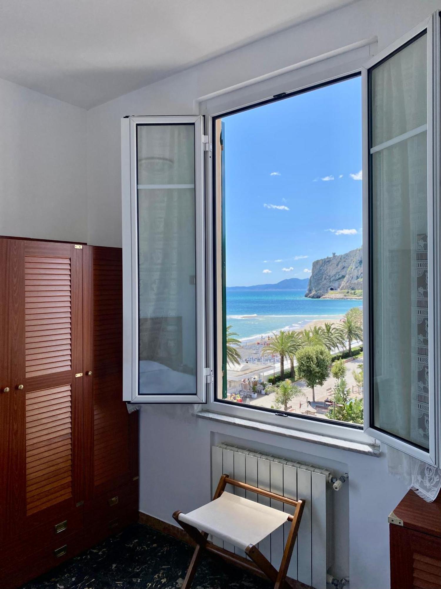 Hotel Gambone Finale Ligure Exterior foto
