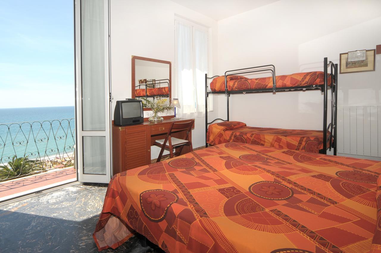 Hotel Gambone Finale Ligure Exterior foto