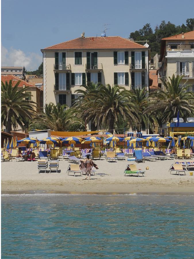 Hotel Gambone Finale Ligure Exterior foto