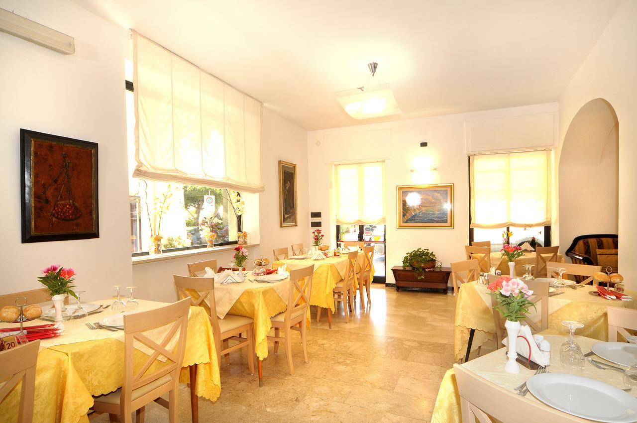 Hotel Gambone Finale Ligure Exterior foto